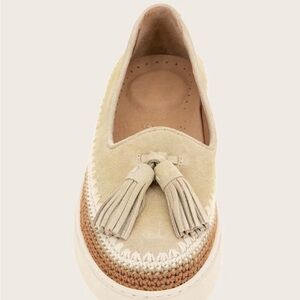 Kenneth Cole Beige Tassel Loafer